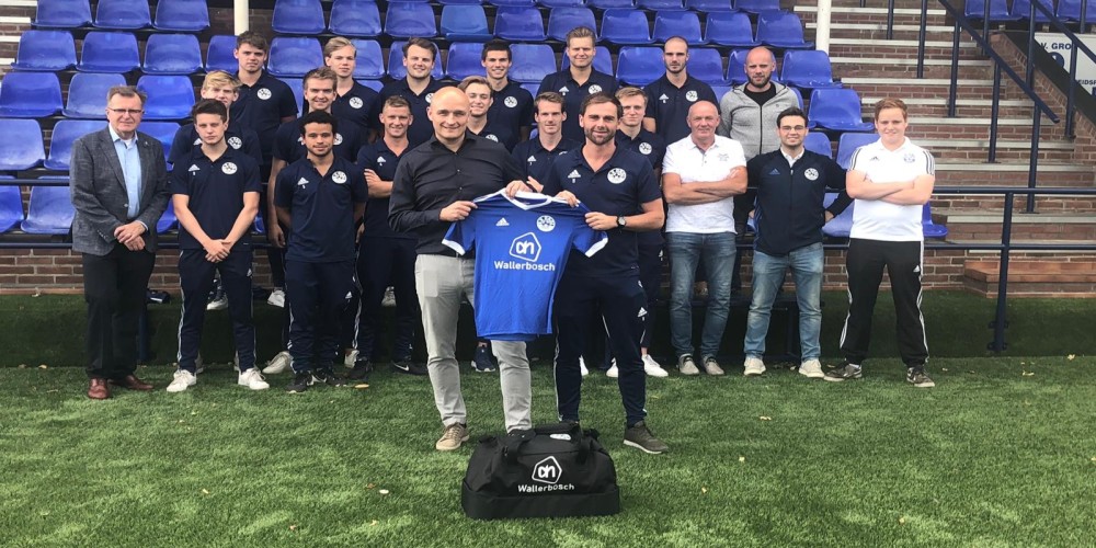 overhandiging-eerste-shirt-in-2019-1720170181QWGpa.jpg